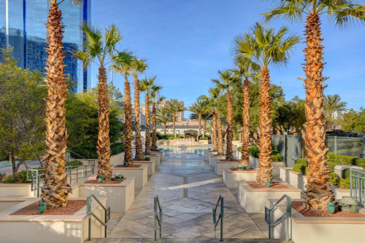 Mgm Signature-28-705 F1 Track & Strip View Balcony Las Vegas Exterior photo